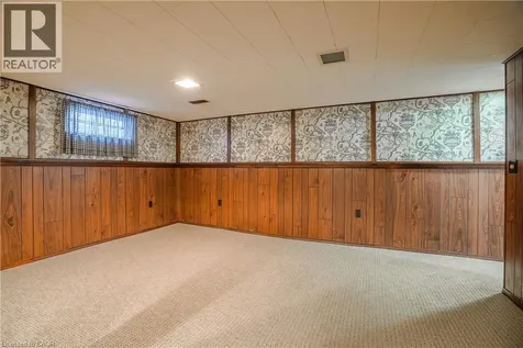 90 St. Andrews Drive Hamilton ON L8K 6H4