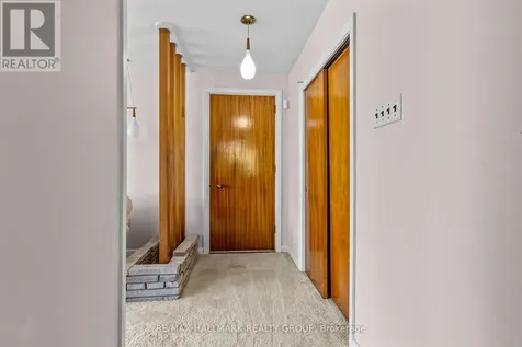492 Vernon Avenue Ottawa ON K1K 1A6