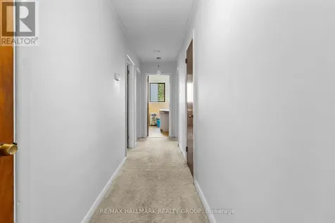 492 Vernon Avenue Ottawa ON K1K 1A6
