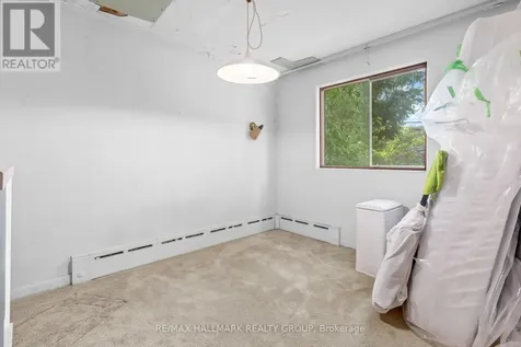 492 Vernon Avenue Ottawa ON K1K 1A6