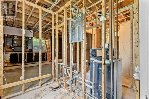 492 Vernon Avenue Ottawa ON K1K 1A6