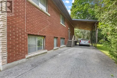 492 Vernon Avenue Ottawa ON K1K 1A6