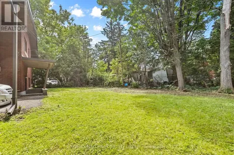 492 Vernon Avenue Ottawa ON K1K 1A6