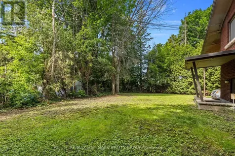 492 Vernon Avenue Ottawa ON K1K 1A6