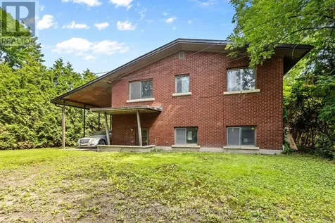 492 Vernon Avenue Ottawa ON K1K 1A6
