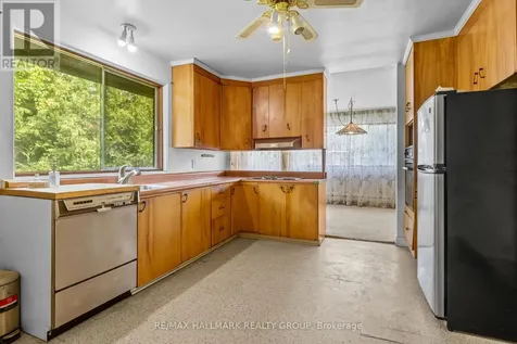 492 Vernon Avenue Ottawa ON K1K 1A6
