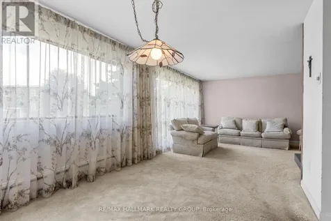492 Vernon Avenue Ottawa ON K1K 1A6