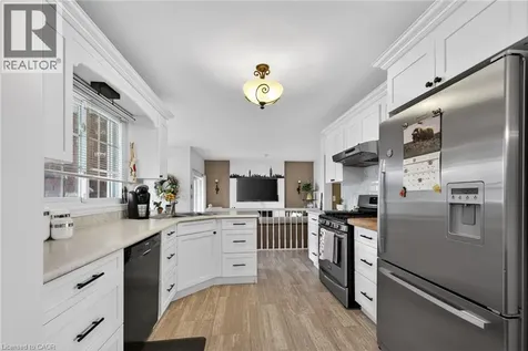 24 Lakeside Place East Port Colborne ON L3K 6B1