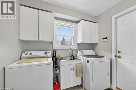 24 Lakeside Place East Port Colborne ON L3K 6B1