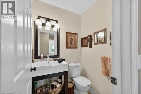 24 Lakeside Place East Port Colborne ON L3K 6B1
