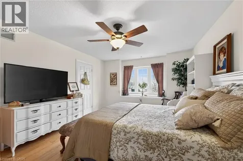 24 Lakeside Place East Port Colborne ON L3K 6B1