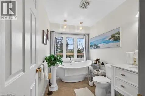 24 Lakeside Place East Port Colborne ON L3K 6B1