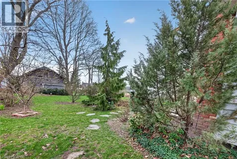 24 Lakeside Place East Port Colborne ON L3K 6B1