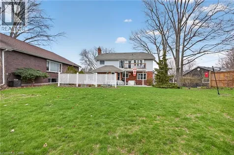 24 Lakeside Place East Port Colborne ON L3K 6B1