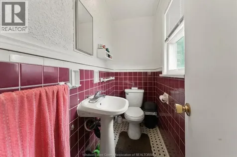 5188 Wyandotte St Street Windsor ON N8S 1L2