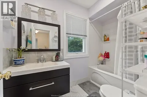 5188 Wyandotte St Street Windsor ON N8S 1L2