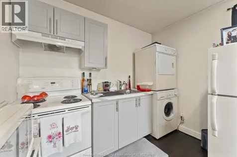 5188 Wyandotte St Street Windsor ON N8S 1L2