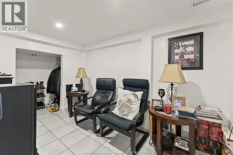 5188 Wyandotte St Street Windsor ON N8S 1L2