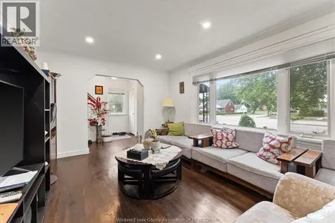 5188 Wyandotte St Street Windsor ON N8S 1L2