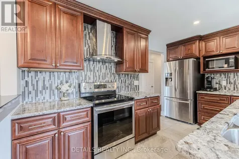 7 Kerry Crescent Ottawa ON K2E 5V7