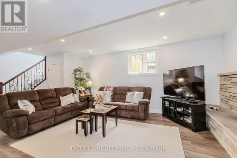 7 Kerry Crescent Ottawa ON K2E 5V7
