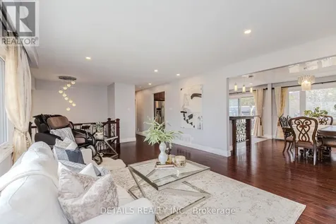 7 Kerry Crescent Ottawa ON K2E 5V7