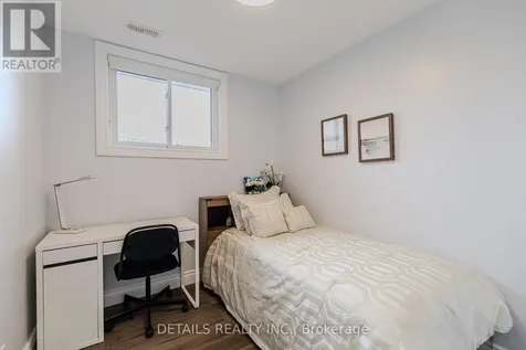 7 Kerry Crescent Ottawa ON K2E 5V7