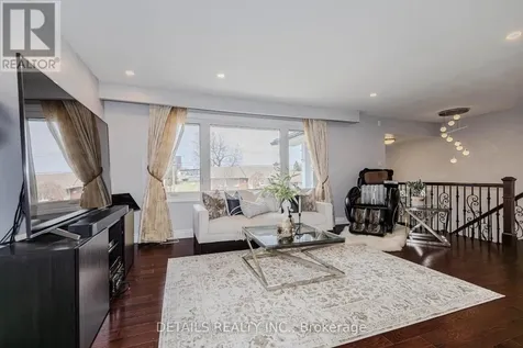 7 Kerry Crescent Ottawa ON K2E 5V7