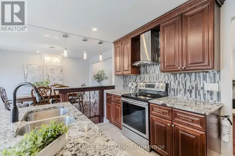 7 Kerry Crescent Ottawa ON K2E 5V7