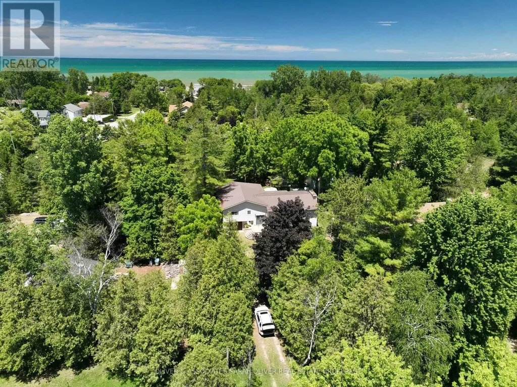 6386 Victoria Avenue Lambton Shores ON N0N 1J2