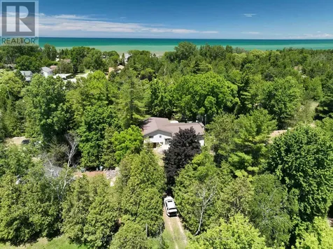 6386 Victoria Avenue Lambton Shores ON N0N 1J2