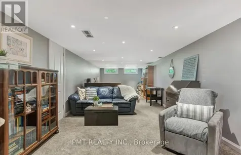 239 Royal Street Waterloo ON N2J 2J1