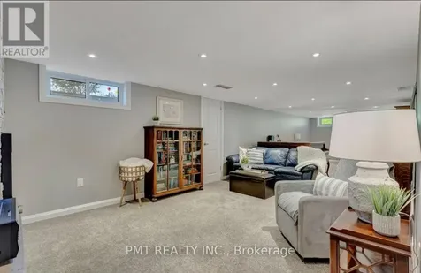 239 Royal Street Waterloo ON N2J 2J1