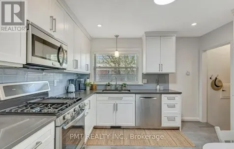 239 Royal Street Waterloo ON N2J 2J1