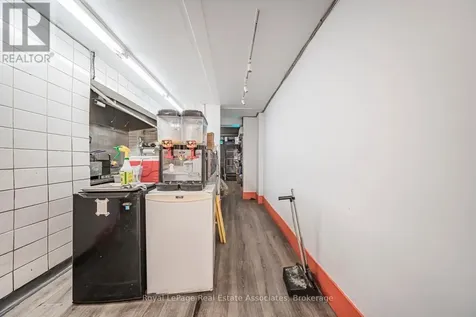 582 Yonge Street Toronto (bay Street Corridor) ON M4Y 1Z3