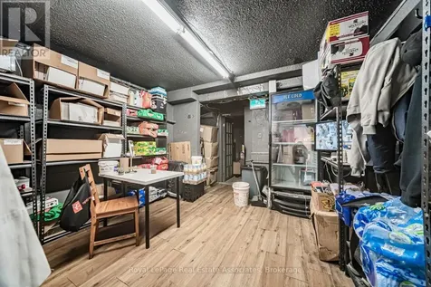 582 Yonge Street Toronto (bay Street Corridor) ON M4Y 1Z3