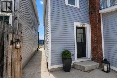 5 Rowanwood Street Hamilton ON L8L 7H1