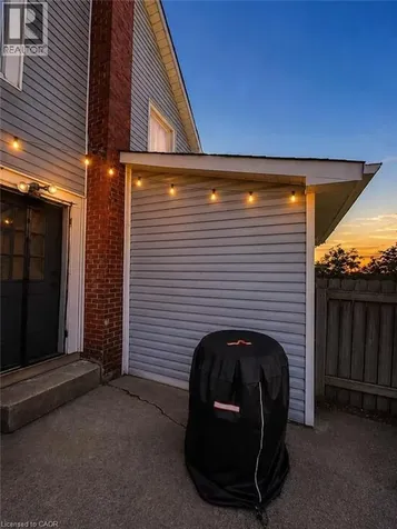 5 Rowanwood Street Hamilton ON L8L 7H1