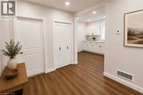 5 Rowanwood Street Hamilton ON L8L 7H1