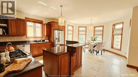380 Shoreview Circle Windsor ON N8P 1M7
