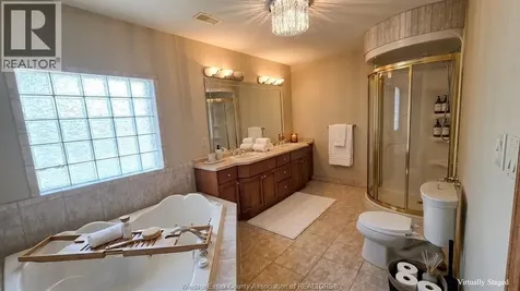 380 Shoreview Circle Windsor ON N8P 1M7