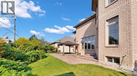 380 Shoreview Circle Windsor ON N8P 1M7