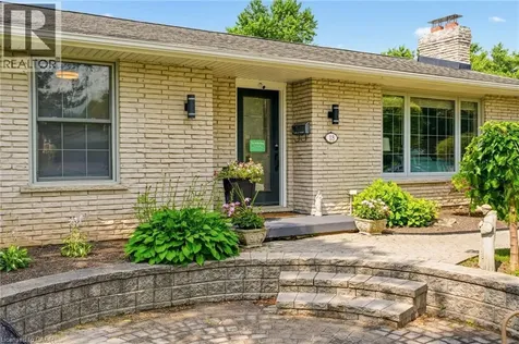 18 Fireside Drive Flamborough ON L8N 2Z7