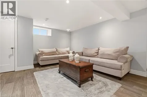 18 Fireside Drive Flamborough ON L8N 2Z7