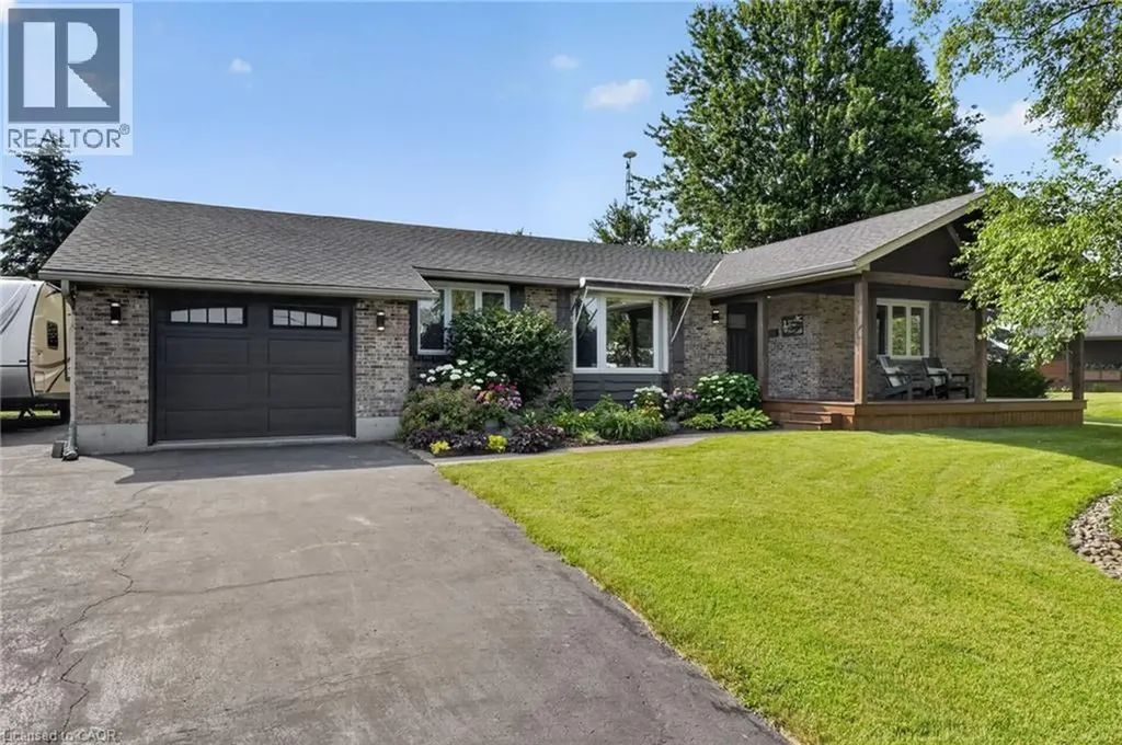 952 Robinson Road Dunnville ON N1A 2W1