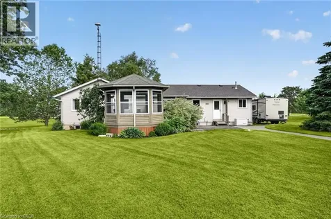 952 Robinson Road Dunnville ON N1A 2W1