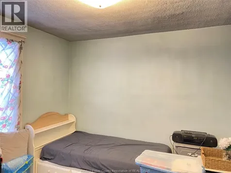 876 Dougall Avenue Windsor ON N9A 4R1