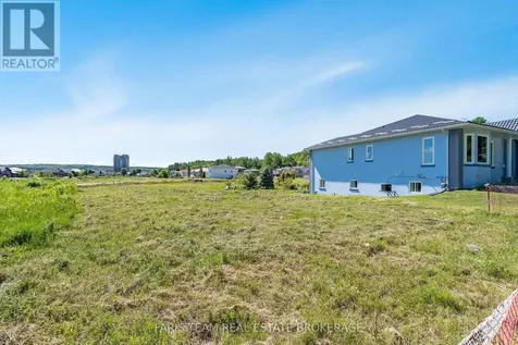 565 Taylor Drive Midland ON L4R 5L9