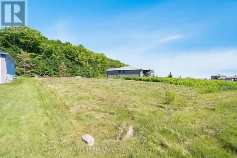 565 Taylor Drive Midland ON L4R 5L9