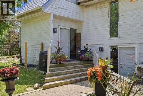 1314 Safari Road Hamilton ON L8B 1A4